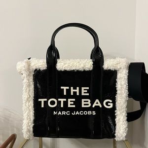 MARC JACOBS CRINKLE SHEARLING TOTE BAG
